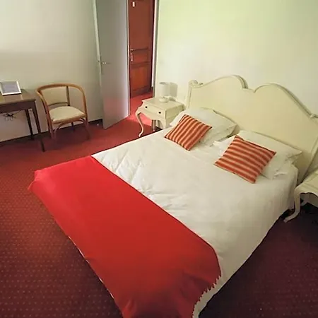 Alojamento de Acomodação e Pequeno-almoço L'auberge Catalane 3*