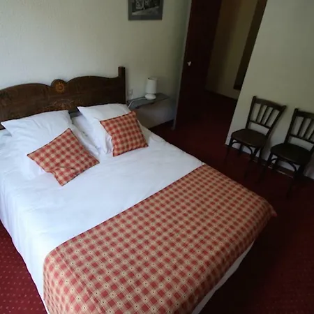 L'auberge Catalane לינה וארוחת בוקר